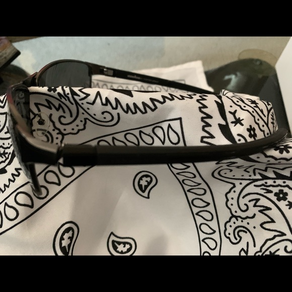 Foster Grant “Ironman” sunglasses - Picture 4 of 4